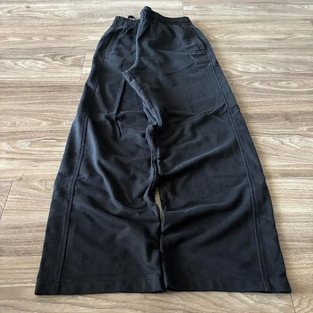 Vintage Y2K/2000s Black Streetwear Essential Sweatpants! Size M